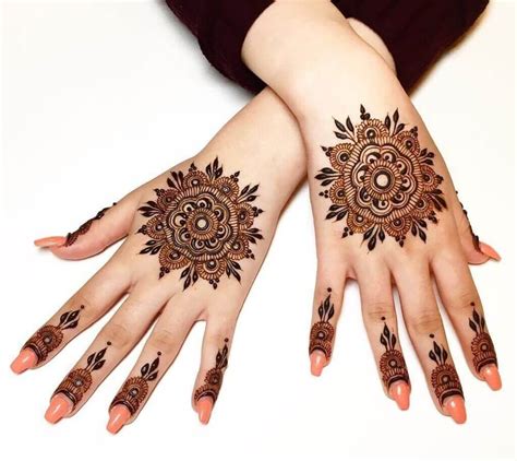 20+ Alluring Back Hand Mehndi Designs to Try | Fashionterest