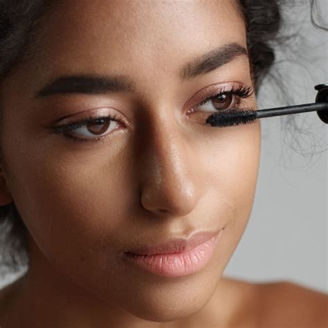 Makeup Artists Explain Why Putting Mascara On Your Lower Lashes Can Age ...