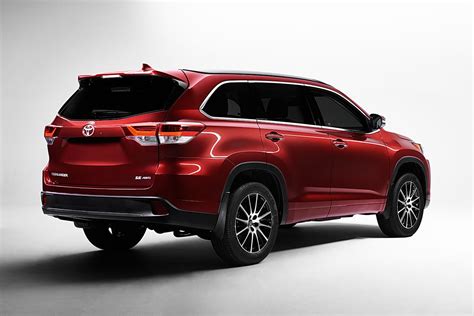 Refreshed 2017 Toyota Highlander Set to Debut at New York Auto Show ...