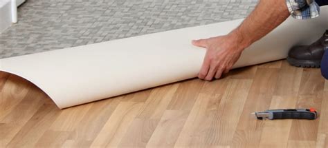 How to Install Linoleum Flooring on Stairs | DoItYourself.com