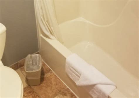 Romantic Jacuzzi Suites in Iowa - Cherokee Inn