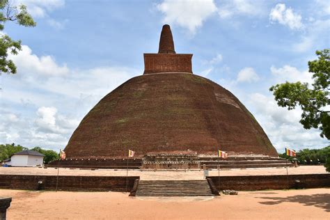 Anuradhapura, Abhayagiri Dagoba - a photo on Flickriver