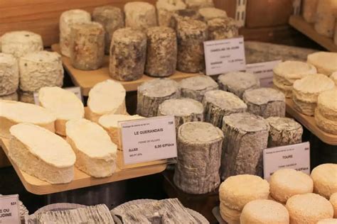 5 Best Paris Cheese Shops - Everyday Parisian