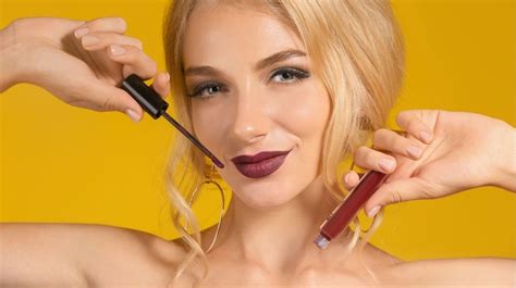 How To Wear An On-Trend Dark Red Lipstick - SkinStore