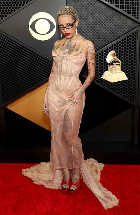 Grammys 2024 red carpet photos