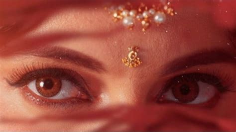 Kangana Ranaut's 'Chandramukhi' Look Is Too Scary; You Won't Be Able to ...