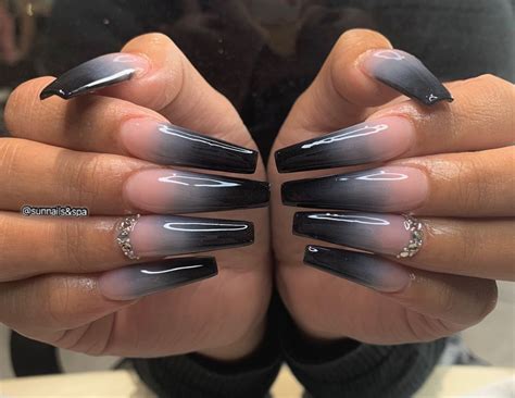 Black ombré | Acrylic nails coffin short, White acrylic nails, Black ...