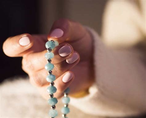 Astro Tips To Use Mala Beads For Meditation And Prayer | HerZindagi