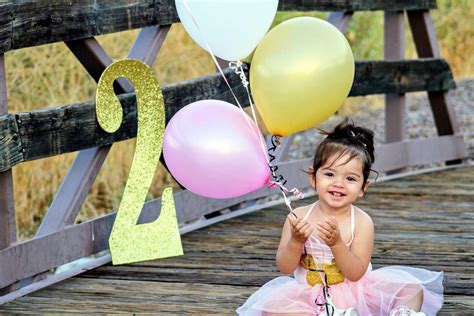 2 year old Birthday Photography Ideas for Toddler Girls! Gold and Pink Theme for Mickey and Mini ...