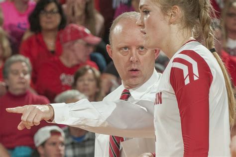 Wisconsin volleyball coach Kelly Sheffield donates 1,000 tickets for ...