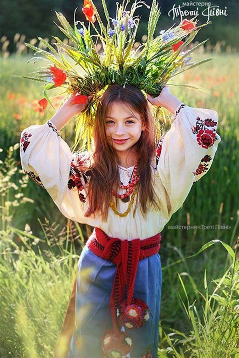 ウクライナのかわいい民族衣装 「ソロチカ」 に込められた意味 | Ukrainian women, Modern woman, Women