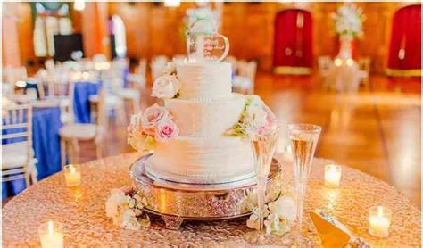 Heavenly Sweets Cakes - Wedding Cake - Noblesville, IN - WeddingWire | Wedding cakes, Wedding ...