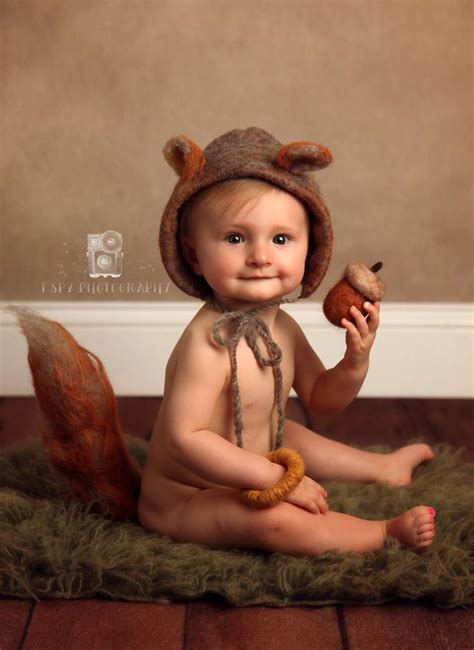 Pin by Tüliay Redjeb on Bebek resimleri | Baby props, Diy photography ...