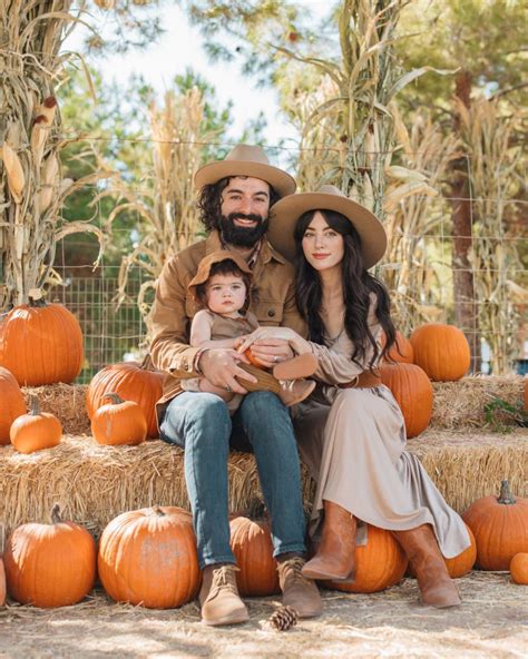 Autumn Traditions: Our Annual Trip to the Pumpkin Farm - New Darlings | Pumpkin patch pictures ...