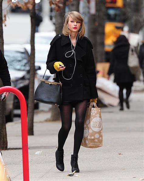 11 Awesome Taylor Swift Street Style Fashion - Awesome 11