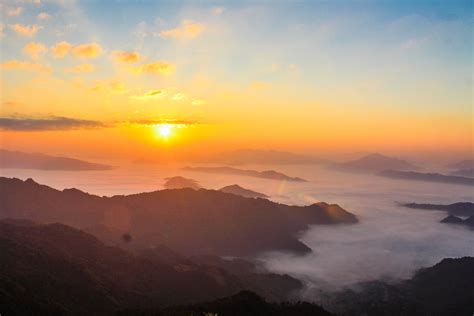 Sunset View of Mountains · Free Stock Photo