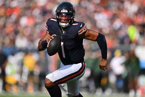 Bears Wednesday Injury Report: Justin Fields Practices in Full, Bears ...