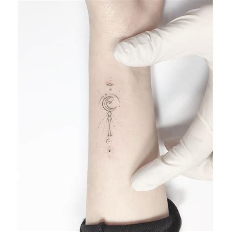 Sailor Moon. #tattoo #smalltattoo | Tatuajes minimalistas, Tatuajes inspiradores, Tatuajes creativos