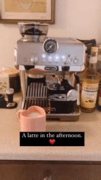 Video Review of #DELONGHI La Specialista Arte Evo Espresso Machine with Cold Brew by Laura, 4 ...