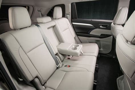 2017 Toyota Highlander Pictures - 105 Photos | Edmunds