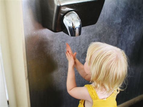 Study: Hand Dryer Air To Be Full Of Potentially Harmful Bacteria