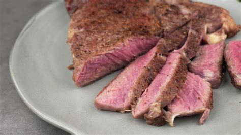 Steaks medium rare anbraten – wikiHow