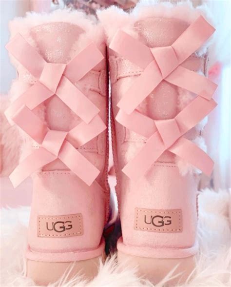 🧚🏼‍♀️ 𝓕𝐚𝐢𝐫𝐲𝐭𝐨𝐩𝐢𝐚 🧚 | Pink uggs, Pink boots, Cute uggs