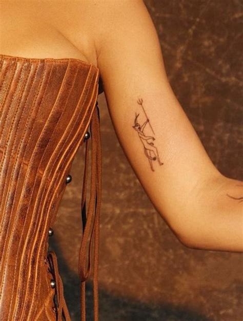 Doja Cat Covers Her Body In Tattoos In Anticipation Of Her New Album | BEAUTY/crew