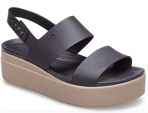 7 Best Croc Sandals for Women: Comfortable & Stylish Looks