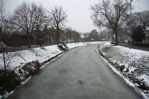 River Welland © Richard Croft cc-by-sa/2.0 :: Geograph Britain and Ireland