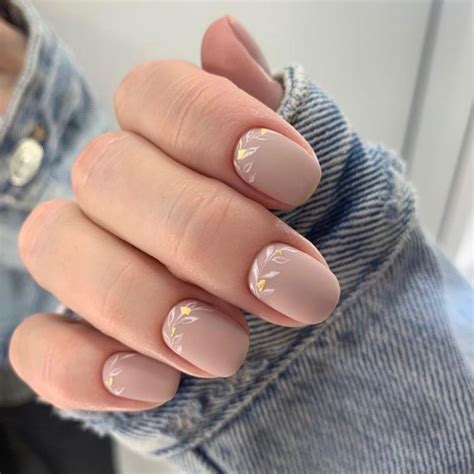 41 Best Spring Nails For 2022 : White Leaf Cuff Nude Short Nails