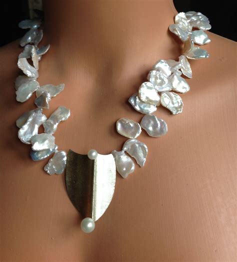 PETAL PEARL NECKLACE | Jewelry, Pearls, Necklace