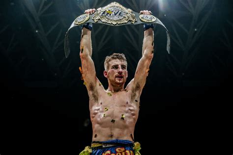 England’s Jonathan Crowned The New ONE Flyweight Muay Thai World ...