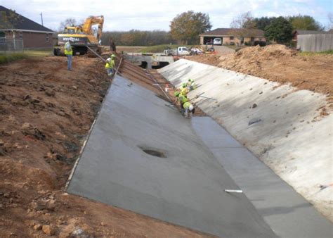 Drainage Spillway – Lake Jackson, Texas | ICF Concrete Additives