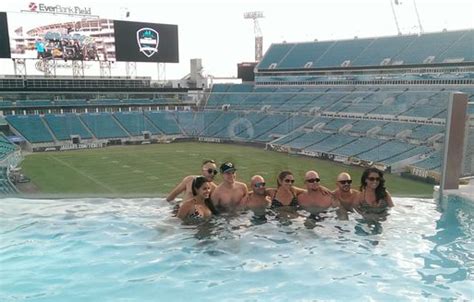 Extreme, SignalShare team up for Wi-Fi deployment at Jacksonville Jaguars’ EverBank Field