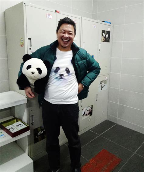 Travel with Wing: 1 Day Panda Volunteer Tour | China Discovery Blog