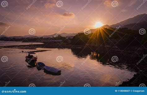 Fishing Boat on the Lake at Sunset with Sunlight Stock Image - Image of recreation, light: 118048607