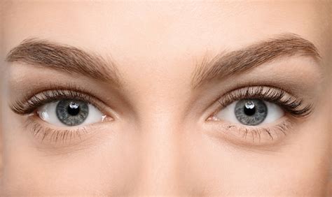 Double Vision (Diplopia): Symptoms, Causes, and Treatment