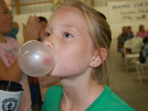 Pageants, bubble gum blowing contest are Tuesday fair traditions