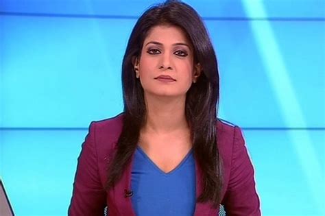 Top 10 Glamorous News Anchors in India - Wonderslist