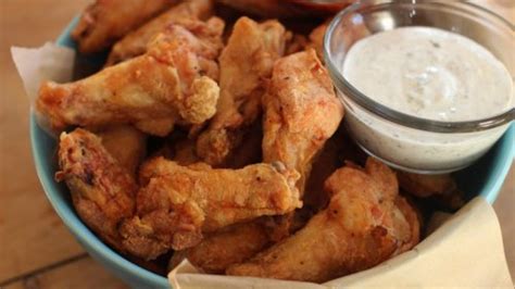 American chicken wing chain abruptly closes several Ontario locations ...