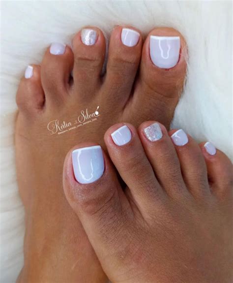 40 Stunning Summer Toe Nail Designs To Show Off On The Beach Bellatory ...