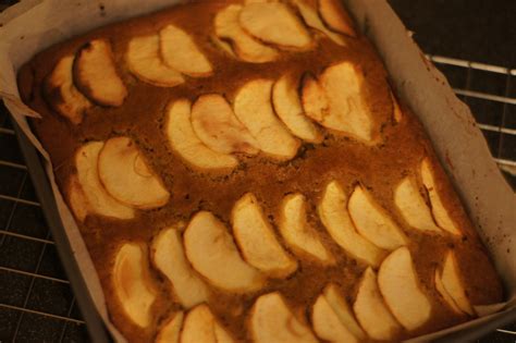 Spiced Dorset apple traybake – little birdie baking