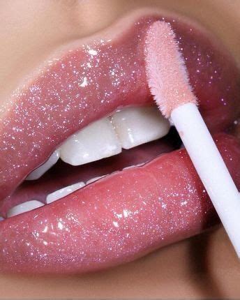 Pink esthétique | Glitter lips, Glitter photography, Aesthetic makeup