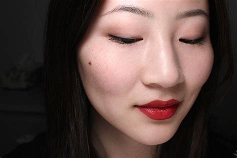 theNotice - Don't miss this | Contoured eyes + red lips tutorial - theNotice