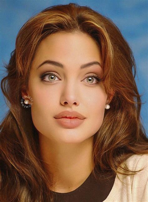 Angelina Jolie Eyes - Angelina Jolie Smokey Eyes Light Colored Lips ...