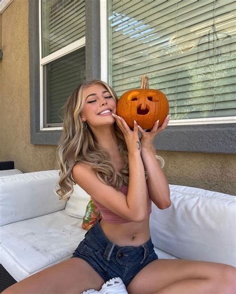 LOREN GRAY – Instagram Photos 10/19/2021 – HawtCelebs