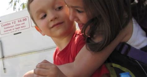 Adorable innocence: kids' first kiss - CBS News