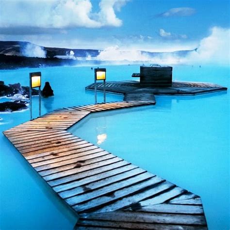 Chill Out In The Thermal Lava SPA, Blue Lagoon, Reykjavik, Iceland. | Lugares bonitos, Pontos de ...