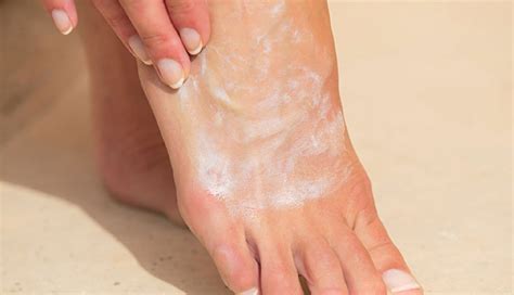 5 Must Try Home Remedies To Treat Dry Feet - lifeberrys.com